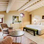 Luxury 8 Bed Tuscan Near Florence With Heated Infinity Pool